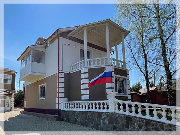 Гостевой дом для посуточной аренды. 2 этажа, Подмосковье, Бушарино, 16, недалеко от Звенигорода.
